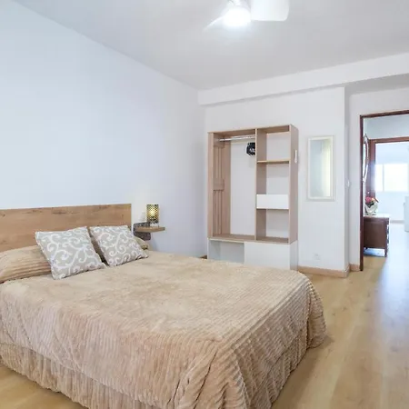 Lägenhet 4 Bedroom In