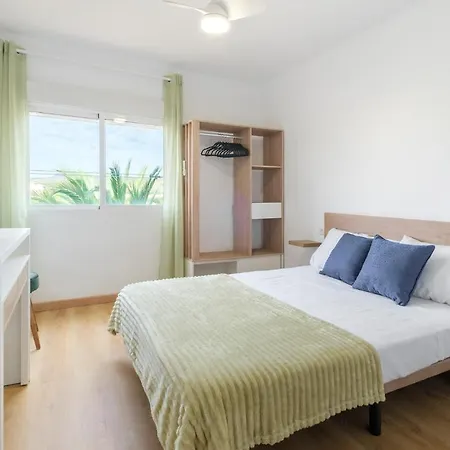 Apartment 4 Bedroom In El Campello