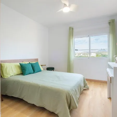 Apartment 4 Bedroom In